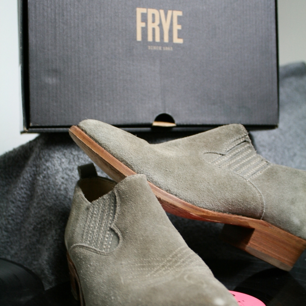 🤠 grey Frye bootie - Picture 8 of 10